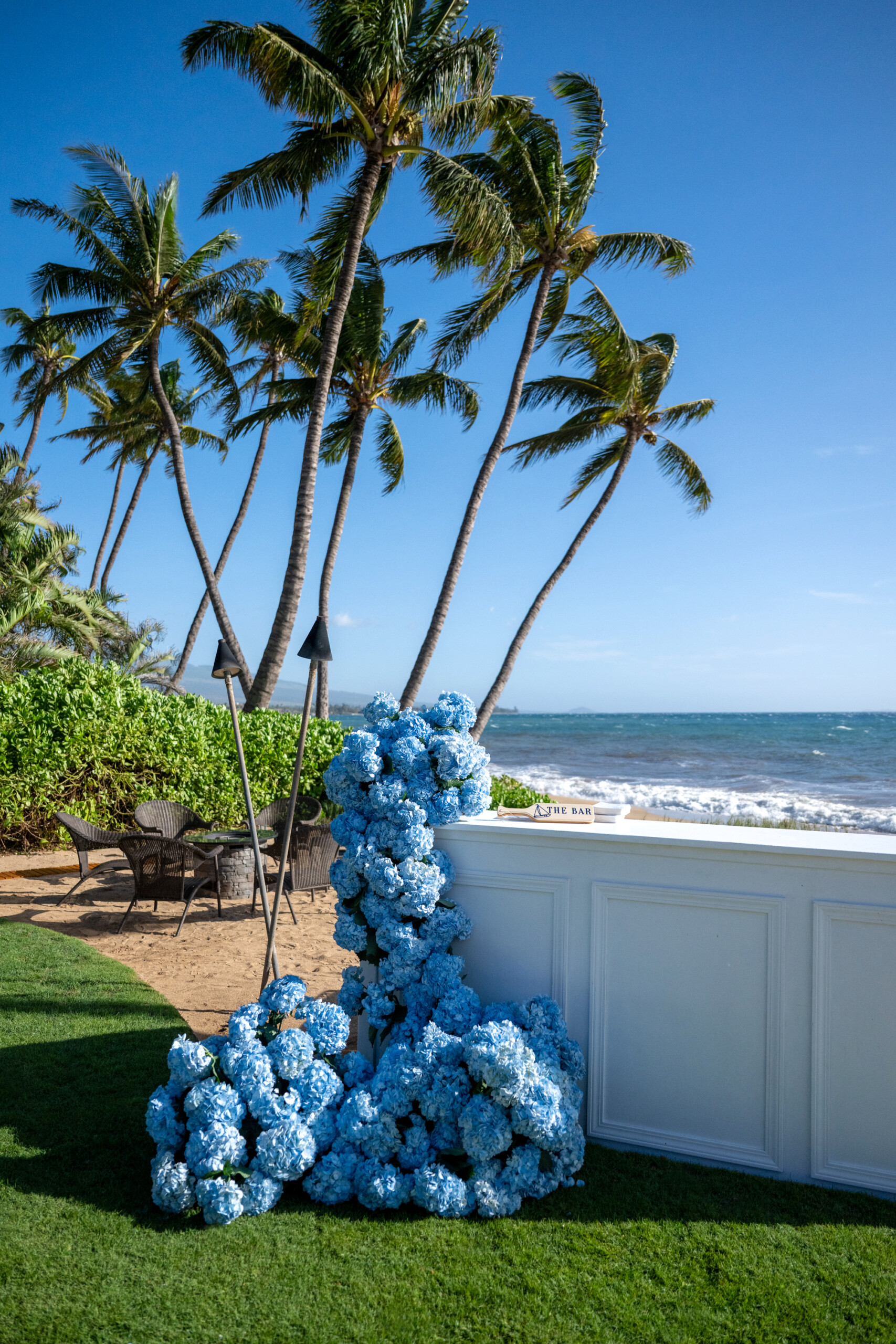 Dellables Floral Artistry at Sugar Beach Events, Maui, Hawaii | © MayaRose Creative