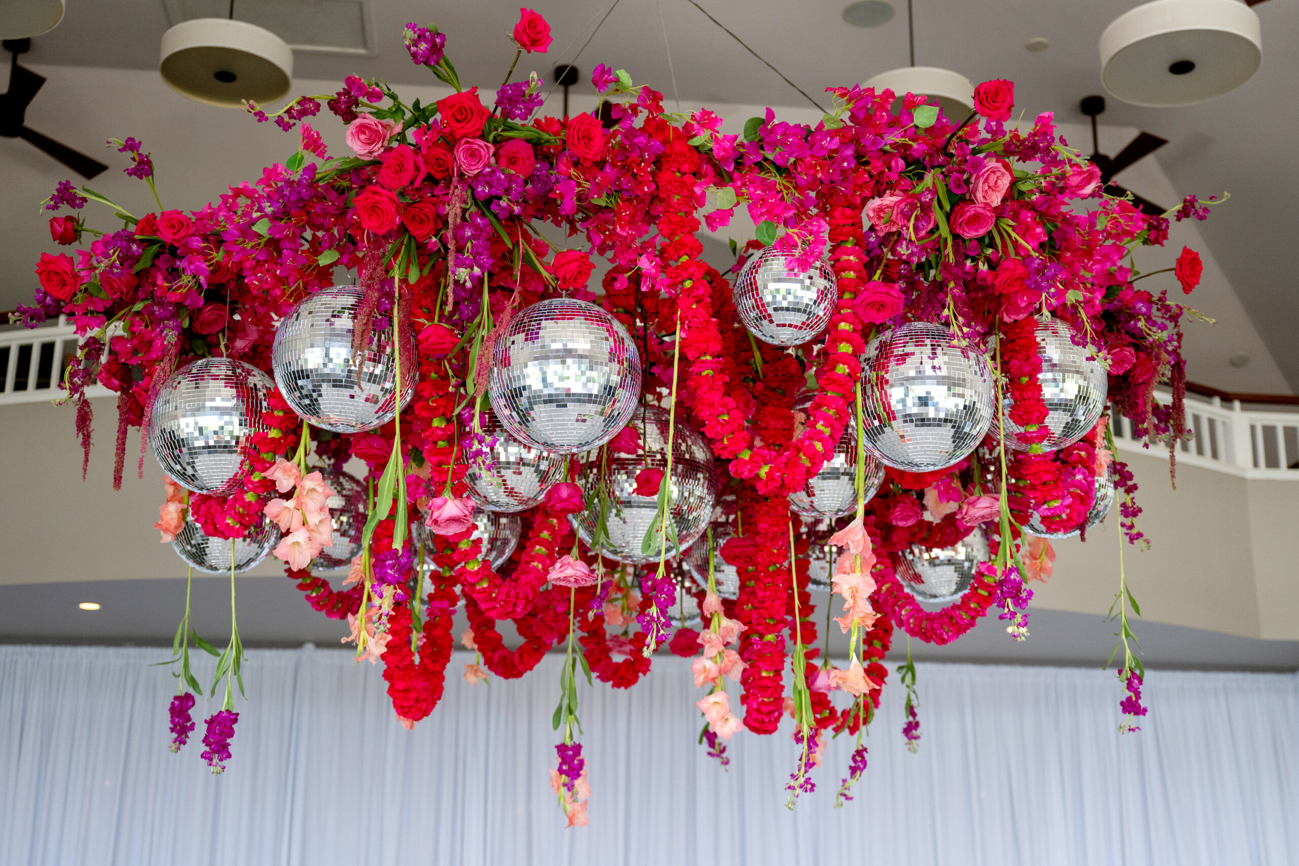 Dellables Floral Artistry at Sugar Beach Events, Maui, Hawaii | © MayaRose Creative